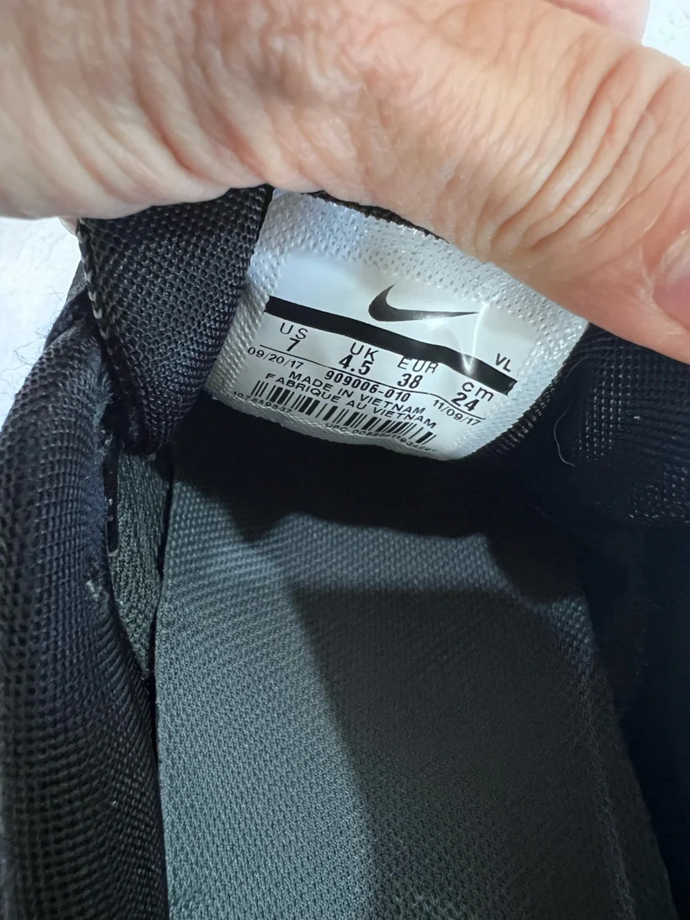 Nike Black Athletic Sneakers with White Label size 7